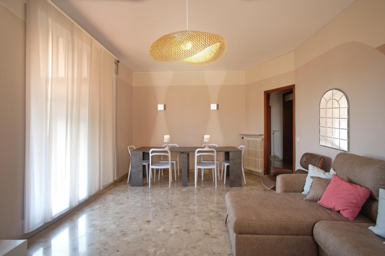 Villa 70 Peschiera del Garda Bagian luar foto