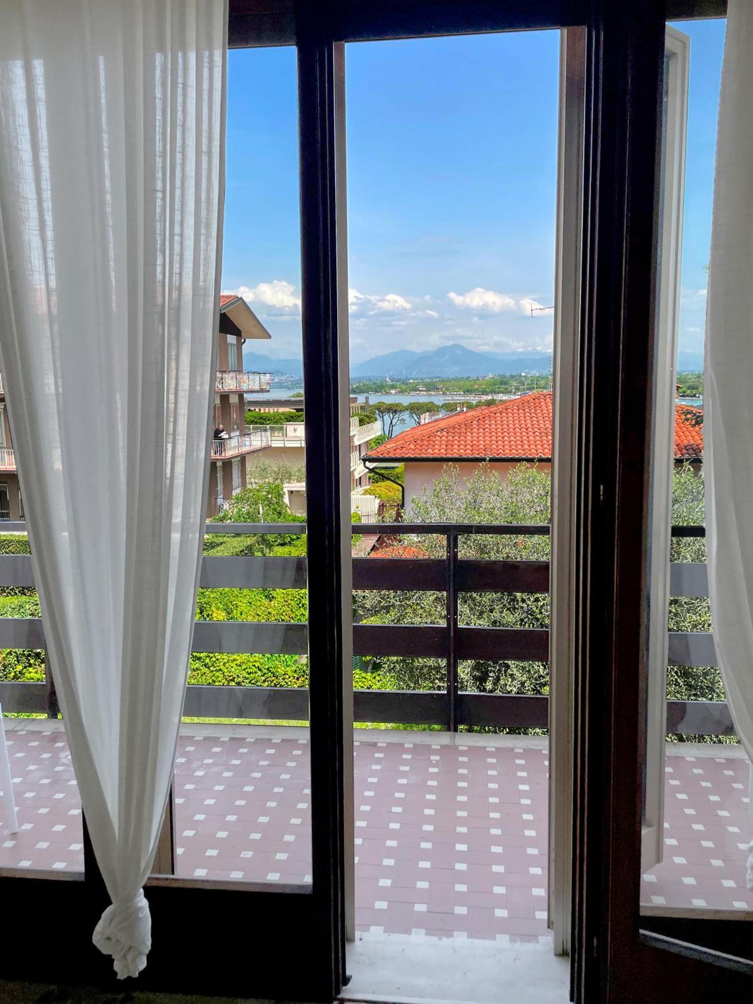 Villa 70 Peschiera del Garda Bagian luar foto