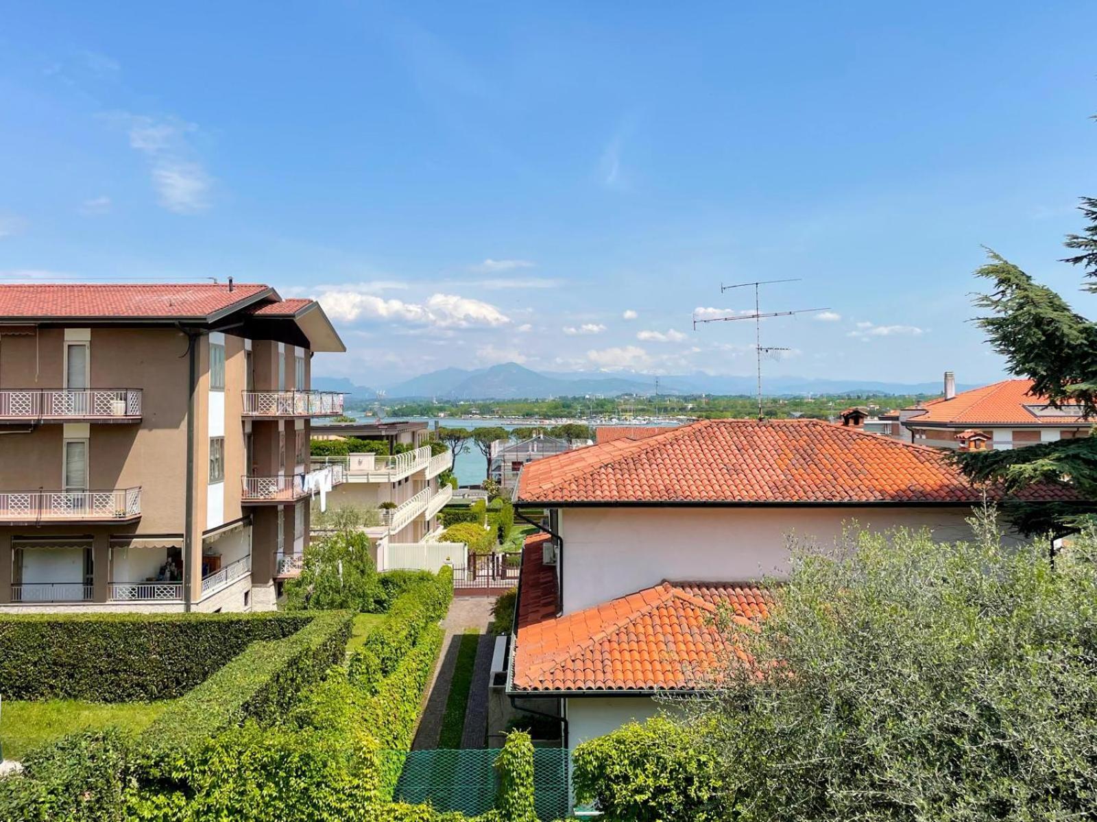 Villa 70 Peschiera del Garda Bagian luar foto