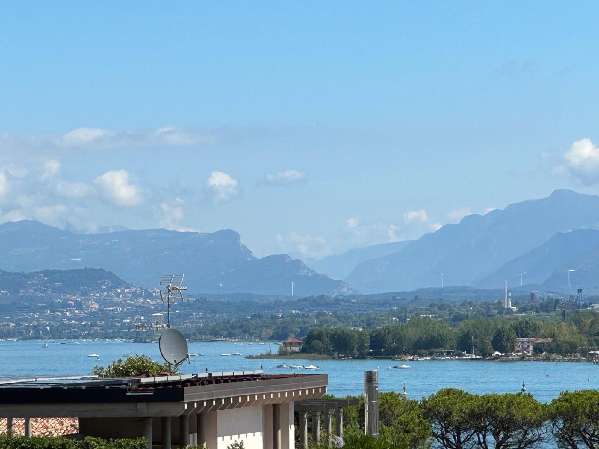 Villa 70 Peschiera del Garda Bagian luar foto