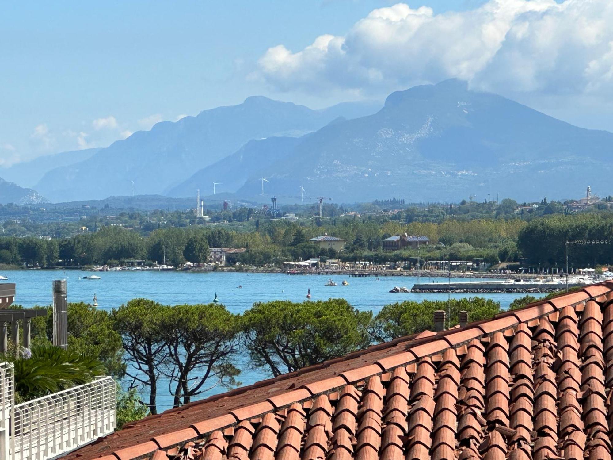 Villa 70 Peschiera del Garda Bagian luar foto