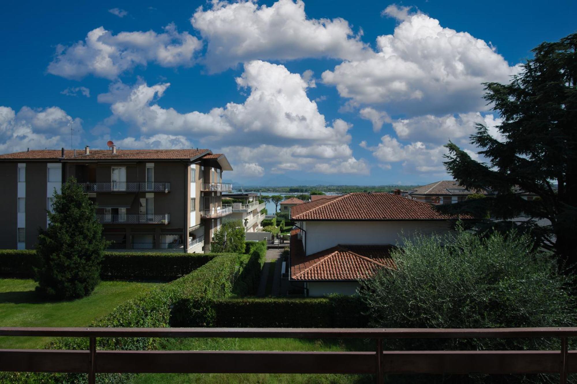 Villa 70 Peschiera del Garda Bagian luar foto
