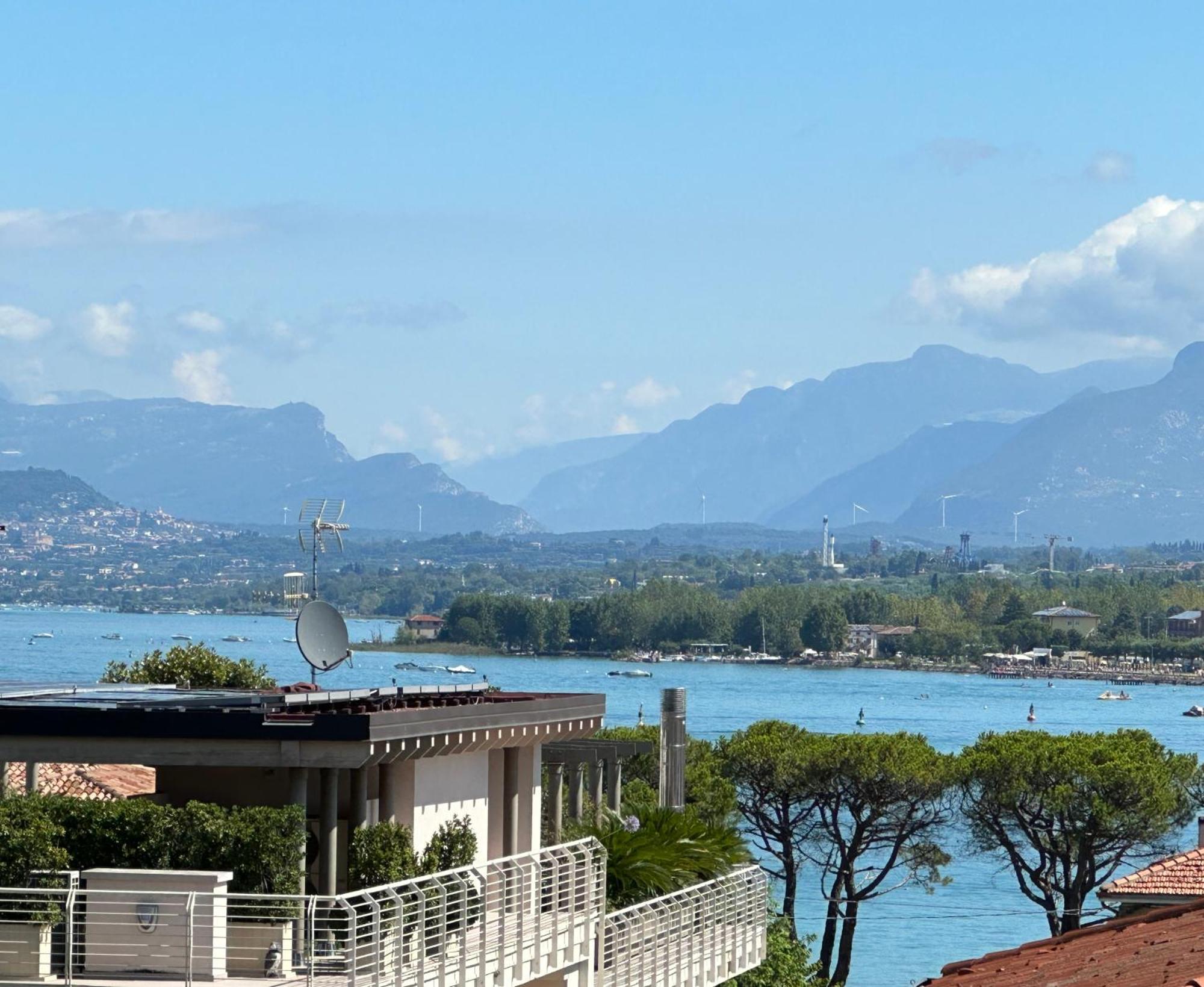 Villa 70 Peschiera del Garda Bagian luar foto
