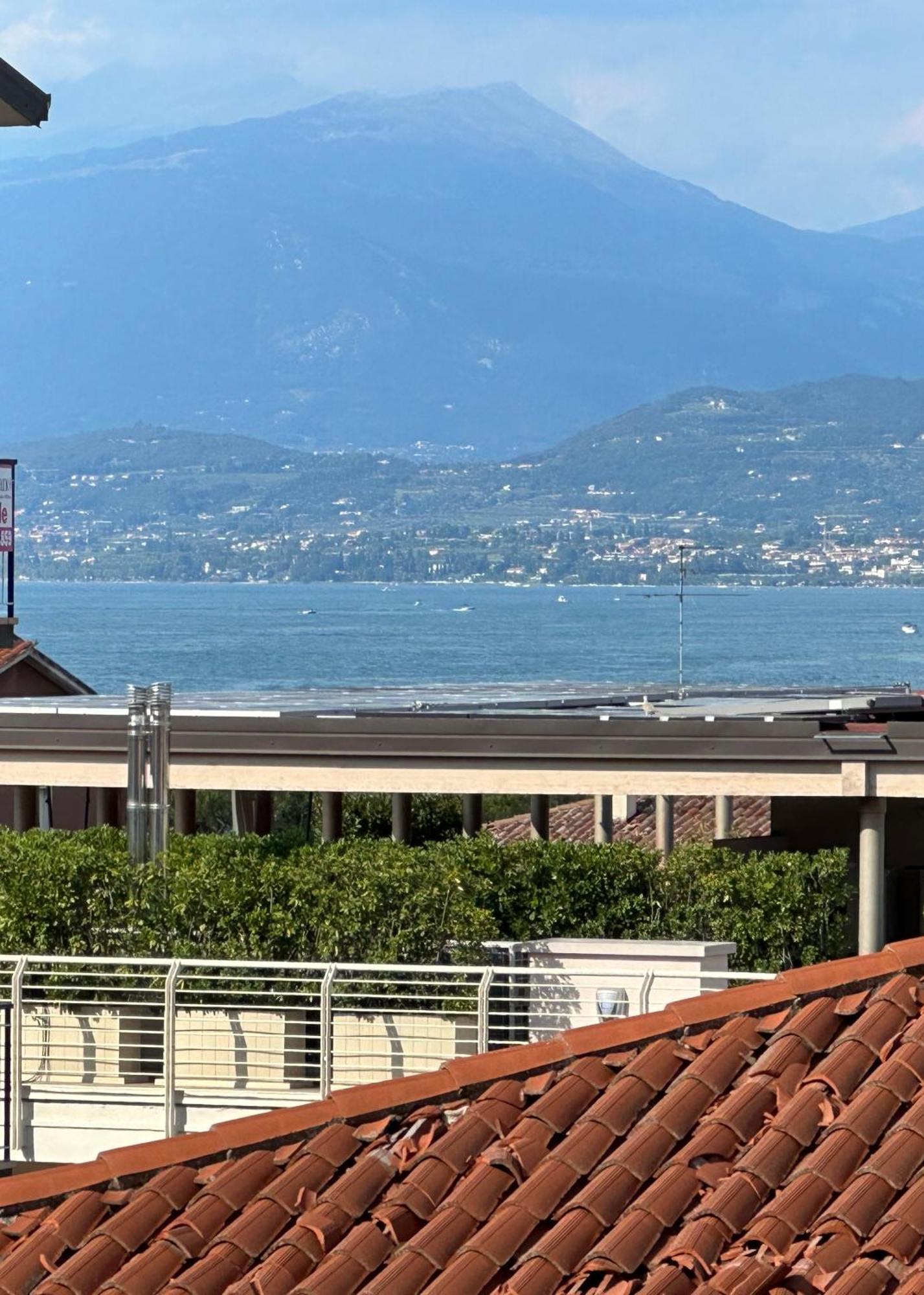 Villa 70 Peschiera del Garda Bagian luar foto